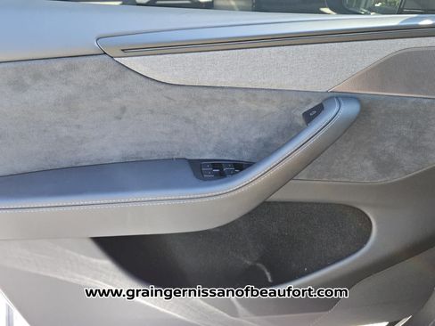 Used 2026 Tesla Model Y AWD image 17