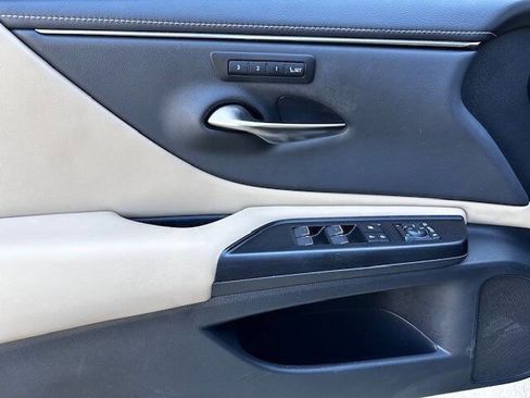 Used 2021 Lexus ES 300h w/ Premium Package image 11