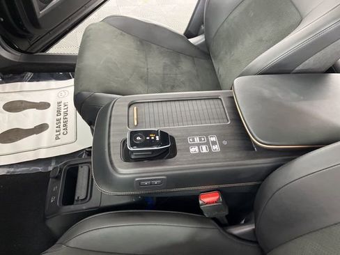 Used 2023 Nissan Ariya FWD image 28