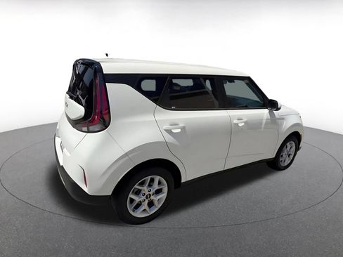 Used 2025 Kia Soul LX w/ LX Technology Package FWD image 14