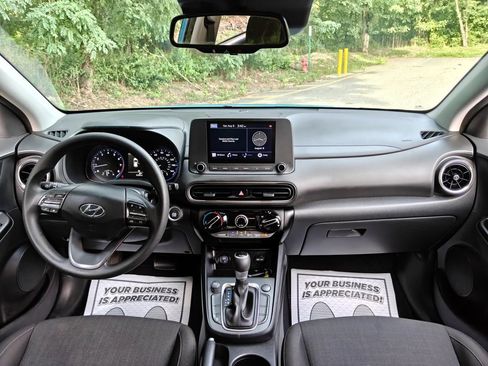 Used 2022 Hyundai Kona SEL w/ Cargo Package FWD image 5