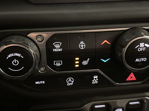 Used 2021 Jeep Gladiator Sport AWD/4WD image 40