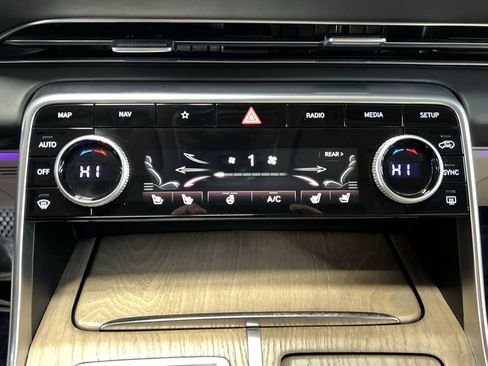 Used 2023 Genesis GV80 2.5T w/ Prestige 20" Package image 21