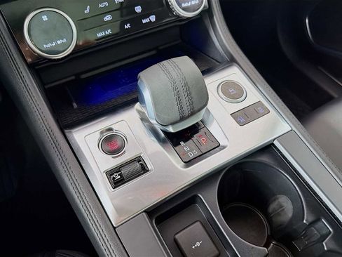 Used 2021 Jaguar F-PACE AWD/4WD image 19