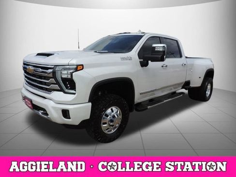 Used 2024 Chevrolet Silverado 3500 High Country w/ High Country Premium Package AWD/4WD image 8