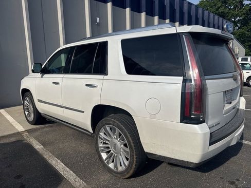 Used 2016 Cadillac Escalade Premium AWD/4WD image 5