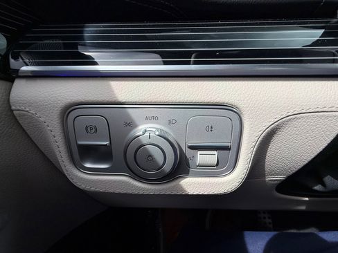 New 2026 Mercedes-Benz GLS 580 4MATIC image 13