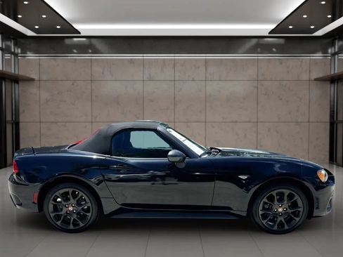 Used 2019 FIAT 124 Spider Abarth w/ Convenience Group RWD image 12