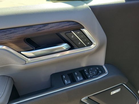 New 2026 GMC Sierra 3500 SLT w/ SLT Convenience Package image 16