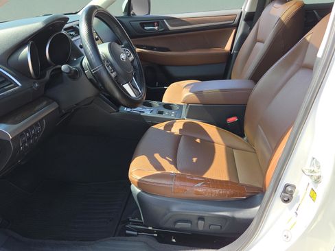 Used 2017 Subaru Outback 2.5i Touring w/ Popular Package #5A image 10