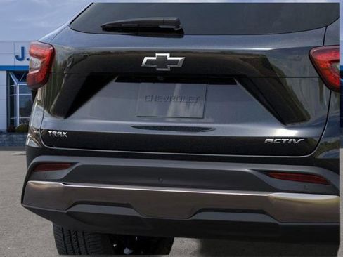 New 2026 Chevrolet Trax ACTIV w/ Sunroof Package image 14