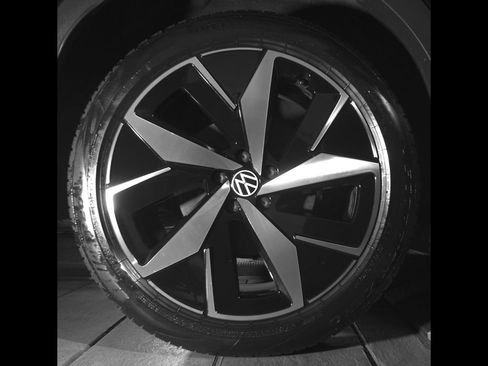 Certified 2024 Volkswagen ID.4 Pro S AWD/4WD image 13