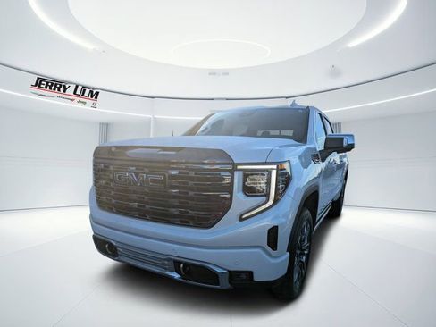 Used 2024 GMC Sierra 1500 Denali Ultimate image 6