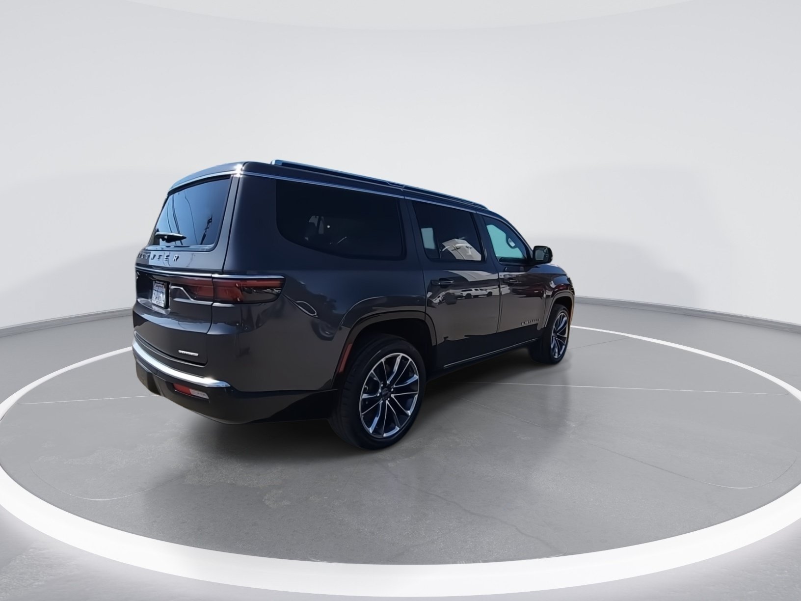 Used 2022 Jeep Wagoneer Series III w/ Premium Group I AWD/4WD image 8