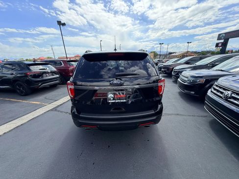 Used 2018 Ford Explorer XLT w/ Equipment Group 202A AWD/4WD image 5