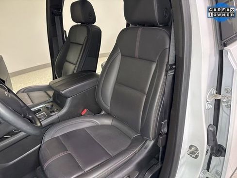 Used 2023 Chevrolet Traverse RS w/ LPO, Floor Liner Package image 18