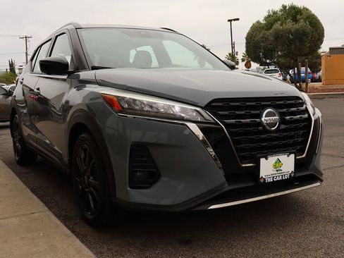 Used 2023 Nissan Kicks SR FWD image 18