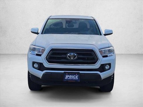 Used 2022 Toyota Tacoma SR5 RWD image 2