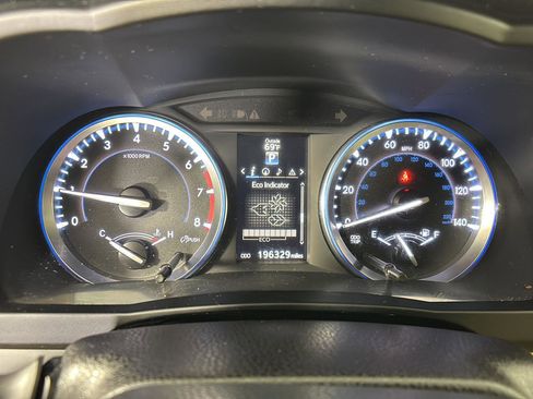 Used 2015 Toyota Highlander XLE AWD/4WD image 3