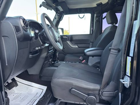 Used 2018 Jeep Wrangler Unlimited Sport w/ Mopar Black Appearance Group AWD/4WD image 9
