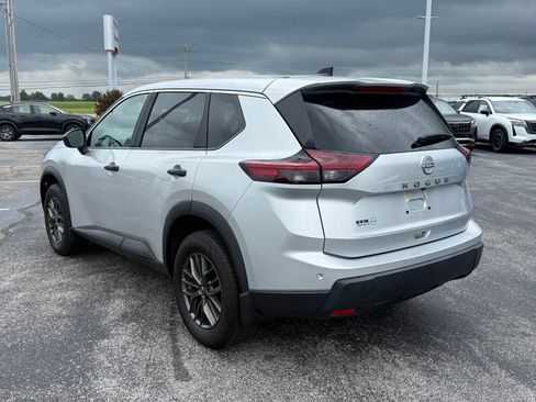 Used 2025 Nissan Rogue S FWD image 18