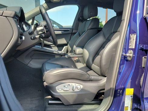 Certified 2026 Porsche Macan Turbo AWD/4WD image 5