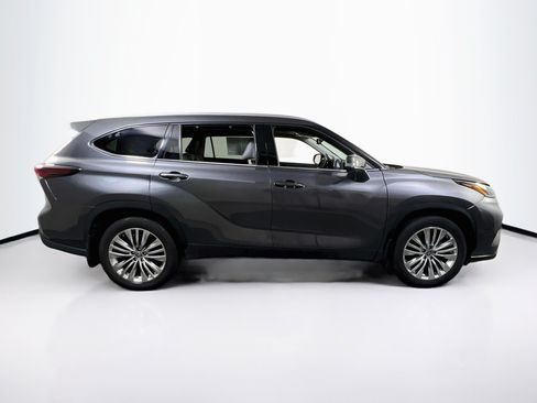 Used 2024 Toyota Highlander Platinum AWD/4WD image 4