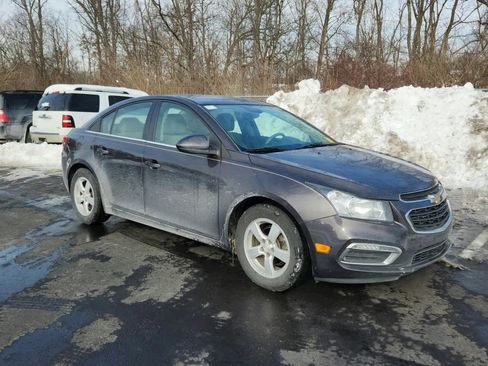 Used 2016 Chevrolet Cruze LT image 2