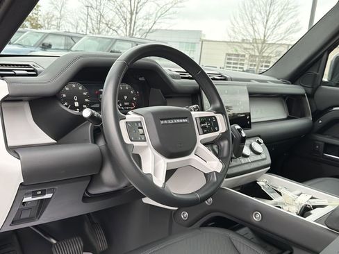 Used 2025 Land Rover Defender 110 S image 10