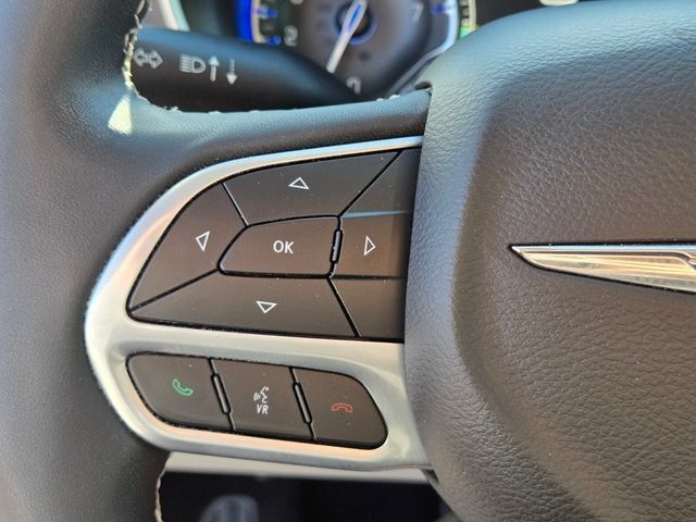 Used 2022 Chrysler Pacifica Touring-L FWD image 27
