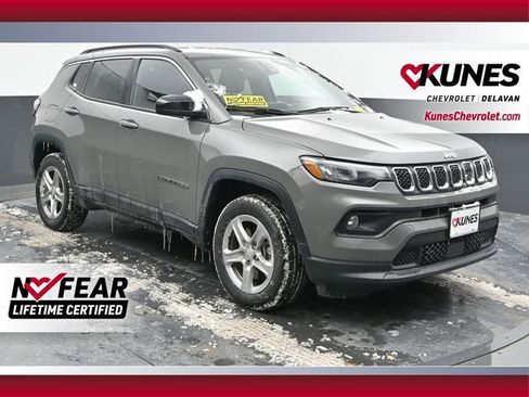 Used 2024 Jeep Compass Latitude image 1