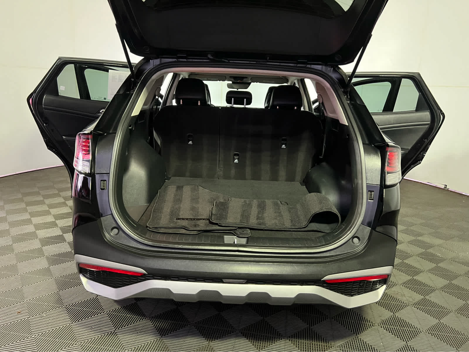 Used 2023 Kia Sportage EX AWD/4WD image 24