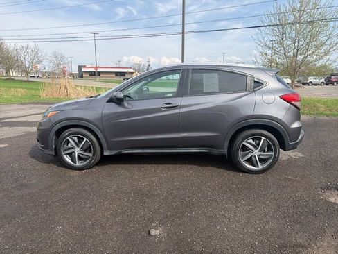 Used 2022 Honda HR-V EX image 2