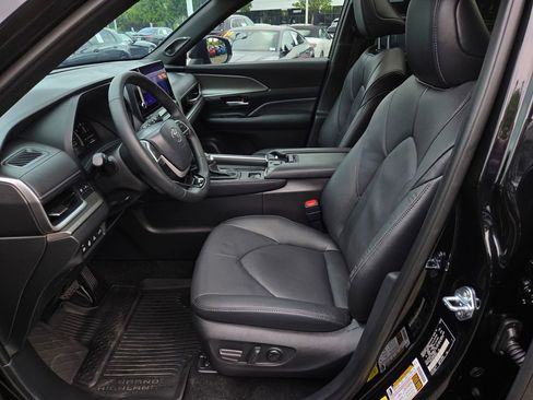 Used 2026 Toyota Grand Highlander AWD Hybrid image 19