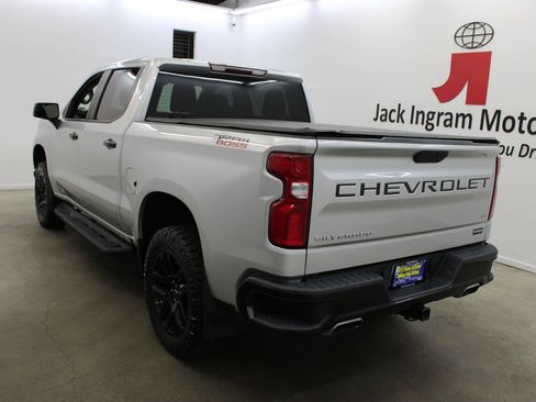 Used 2021 Chevrolet Silverado 1500 LT Trail Boss w/ Bed Protection Package AWD/4WD image 3