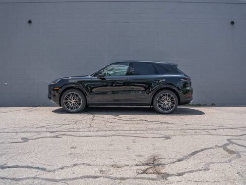 New 2026 Porsche Cayenne AWD/4WD image 2