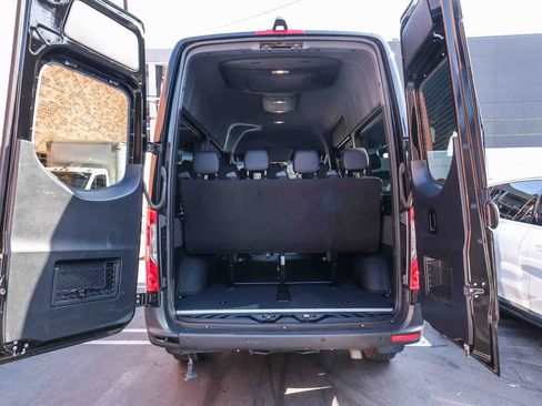 Used 2024 Mercedes-Benz Sprinter 2500 image 31