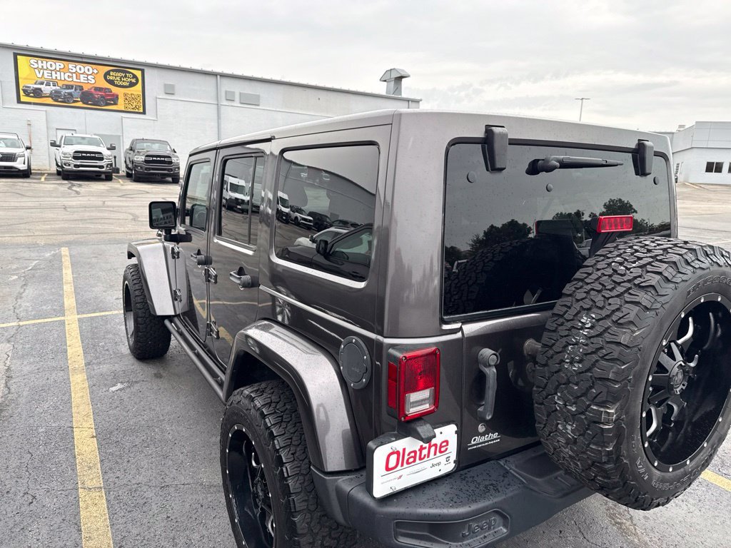 Used 2016 Jeep Wrangler Unlimited Rubicon AWD/4WD image 8