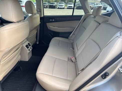 Used 2016 Subaru Outback 2.5i Limited AWD/4WD image 27