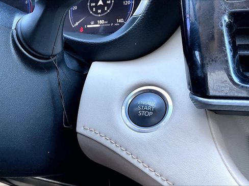 Used 2024 Toyota Highlander Platinum image 33