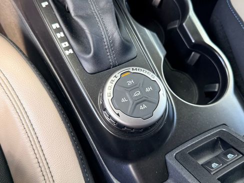 Used 2022 Ford Bronco Wildtrak image 24