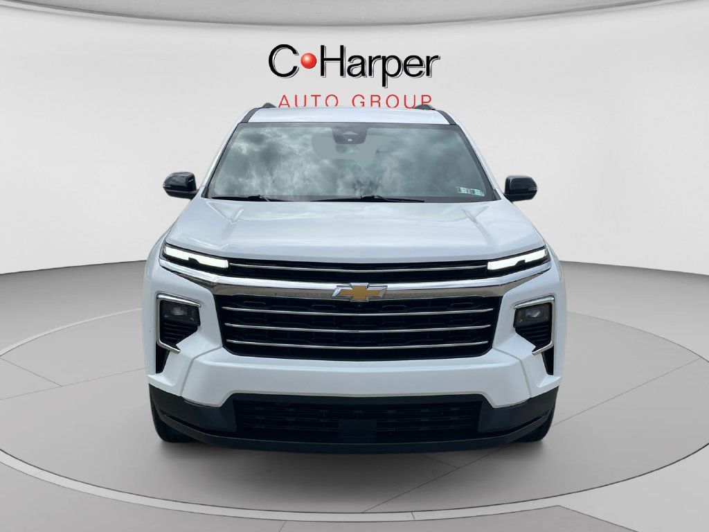 Used 2024 Chevrolet Traverse LT w/ LPO, Floor Liner Package FWD image 8