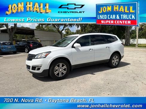 Used 2017 Chevrolet Traverse LT AWD/4WD image 3
