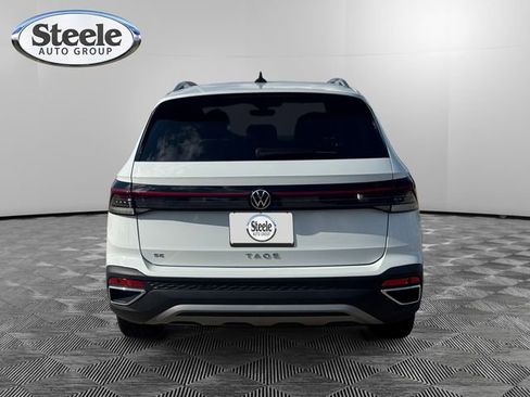 New 2026 Volkswagen Taos SE FWD image 4