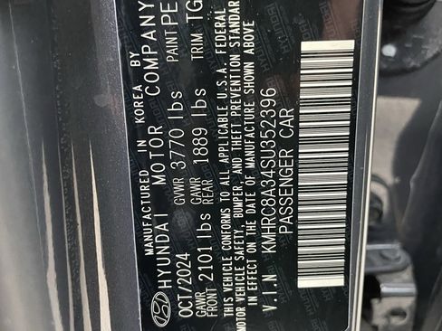 Used 2025 Hyundai Venue SEL image 28