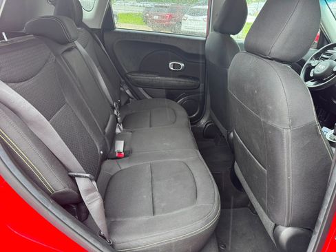 Used 2016 Kia Soul + FWD image 27