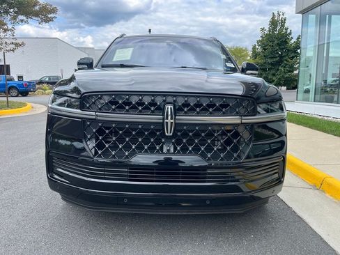 Certified 2025 Lincoln Navigator L Reserve w/ Jet Appearance Package AWD/4WD image 2