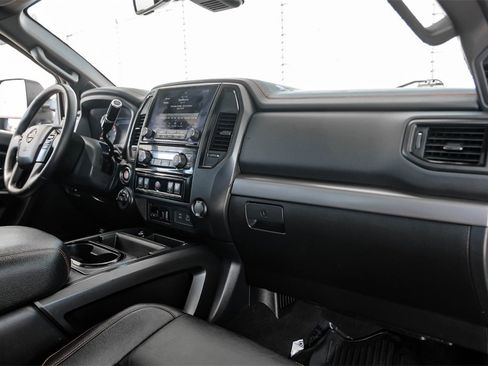 Used 2024 Nissan Titan PRO-4X w/ Pro-4x Convenience Package image 10