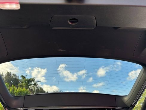 Used 2024 Volkswagen Tiguan SE FWD image 51