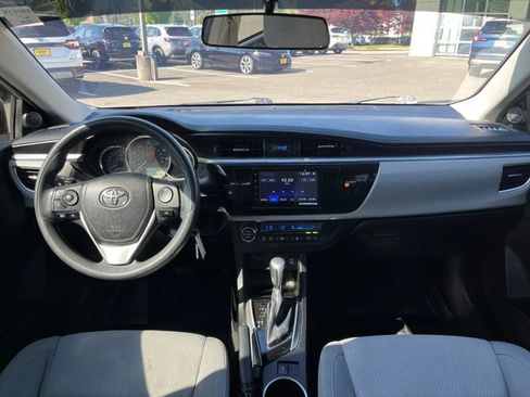 Used 2014 Toyota Corolla LE FWD image 25